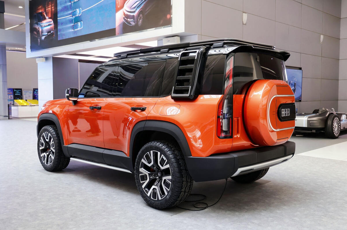 Geely Galaxy Cruiser rear