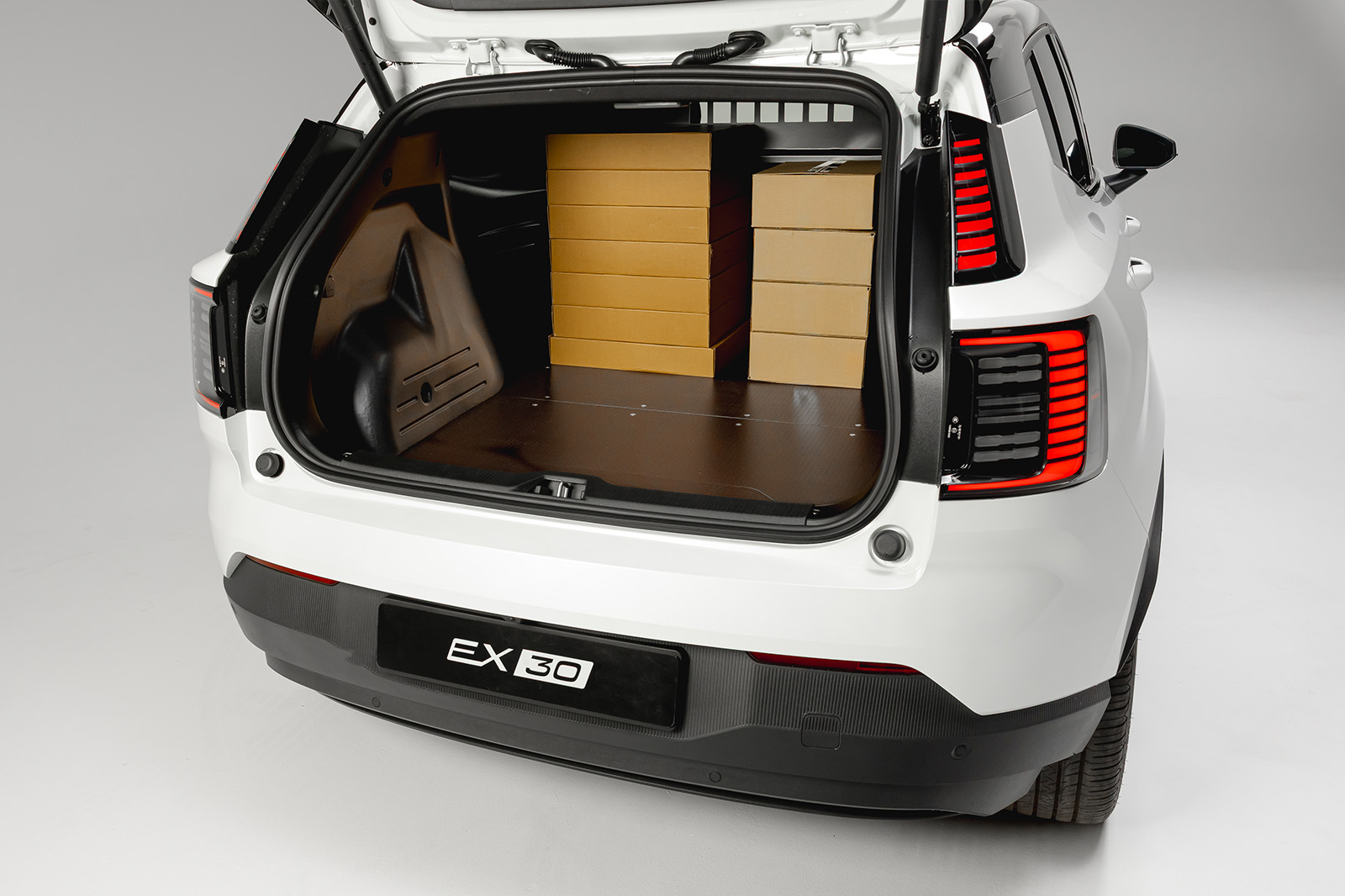 Volvo EX30 cargo - boxes