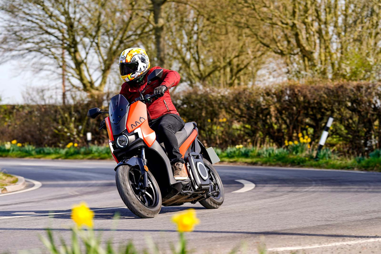 seat-m-escooter-125-uk-review-move-electric