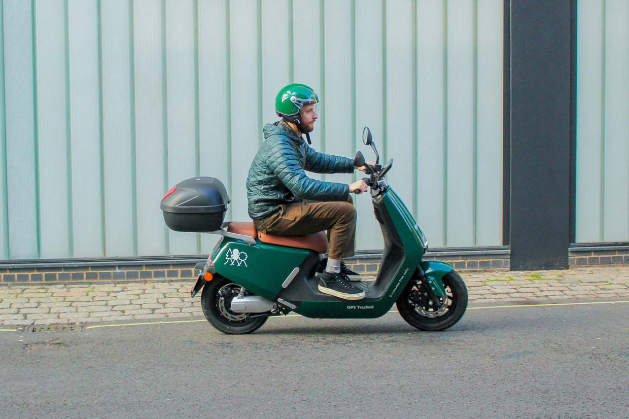 FEDDZ E-moped in review - DOWNTOWN Magazine