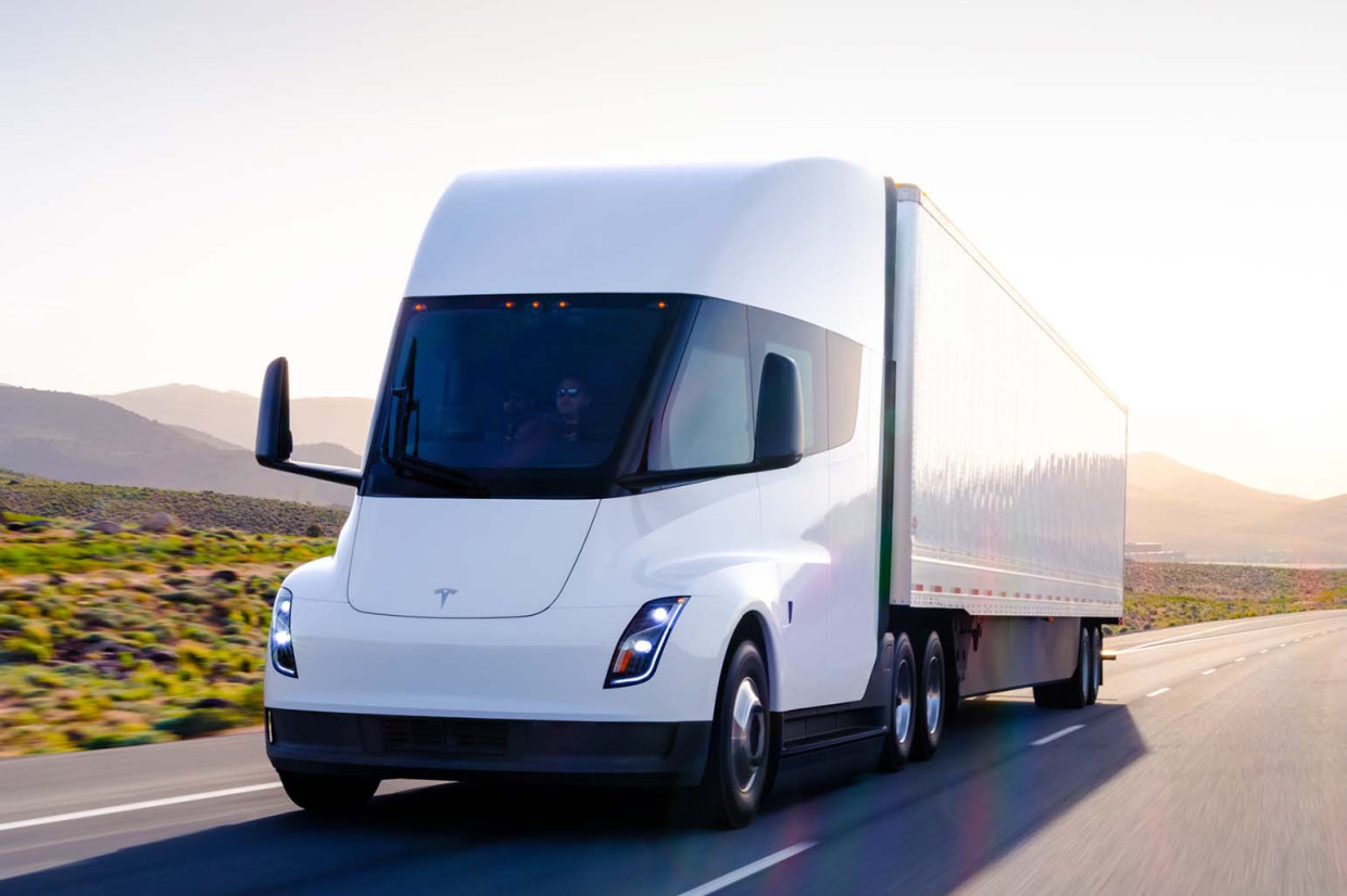 The tesla online semi truck