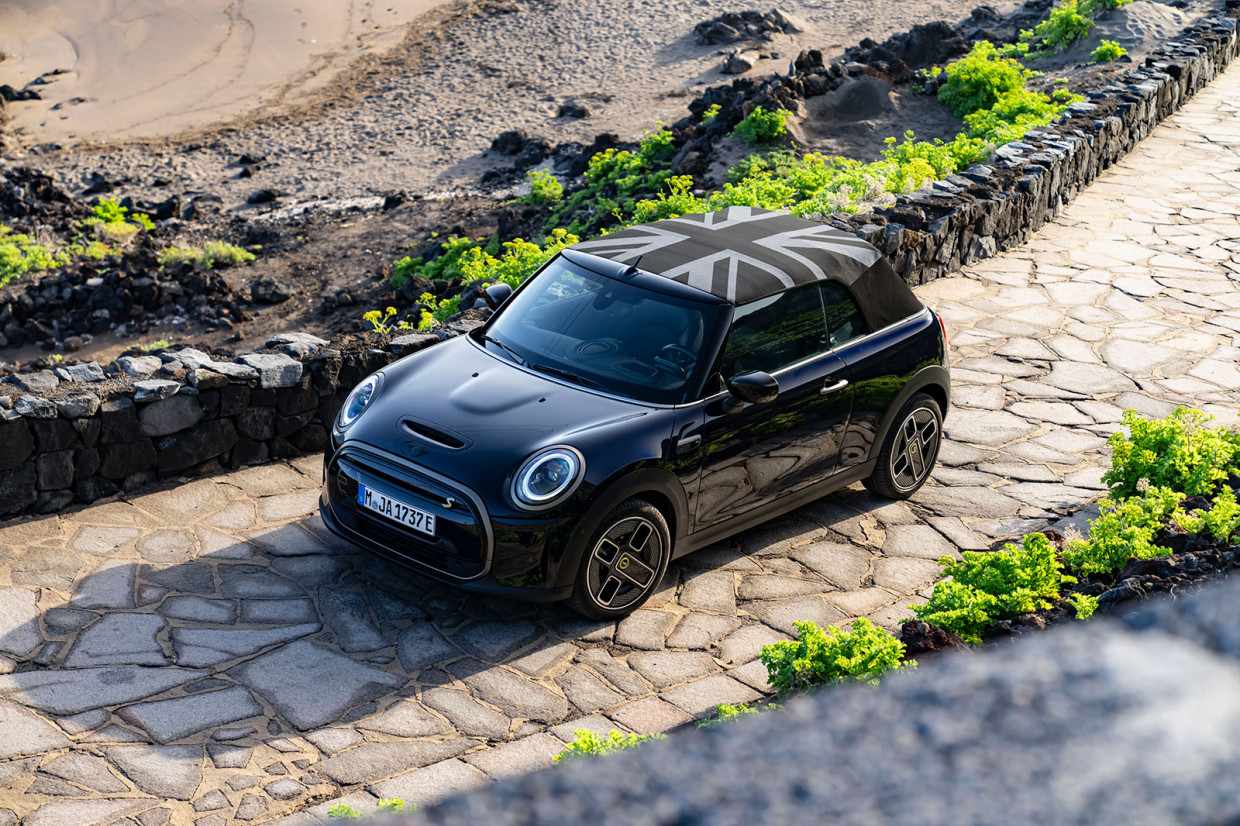 MINI Electric Convertible, Windswept Electric Joy