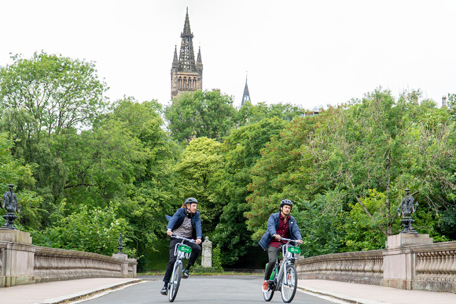 Riding OVO's latest generation of e-bike through kelvingrove park