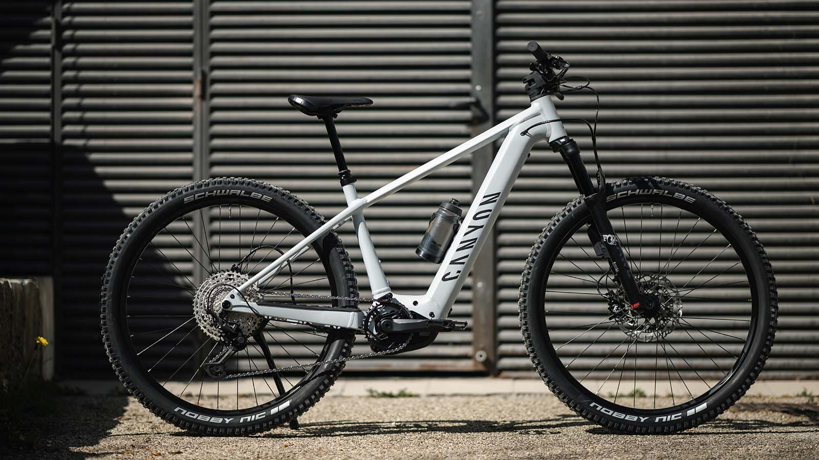 White canyon hot sale bike