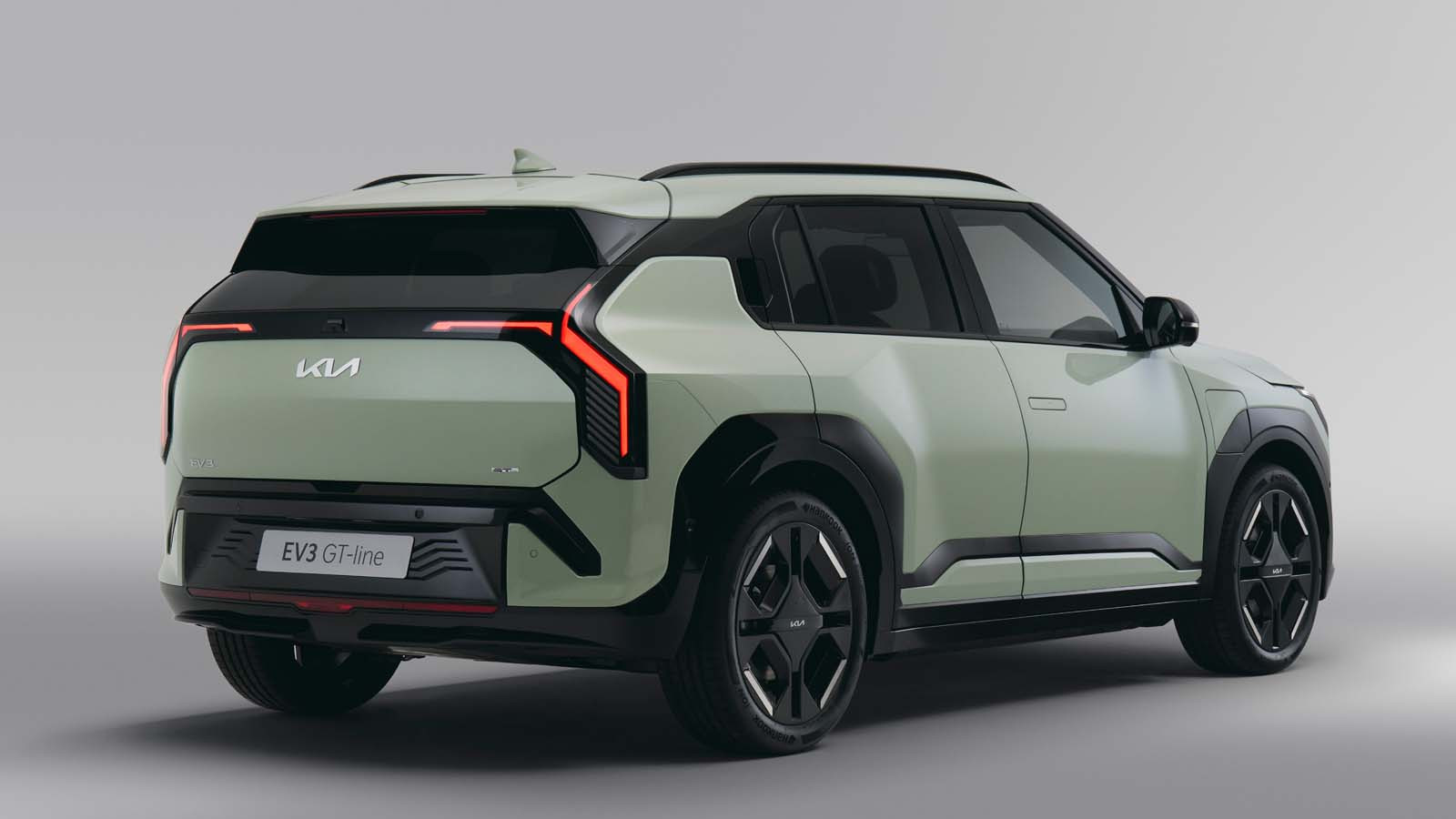 Bold new Kia EV3 revealed as 373-mile small electric SUV | Move Electric