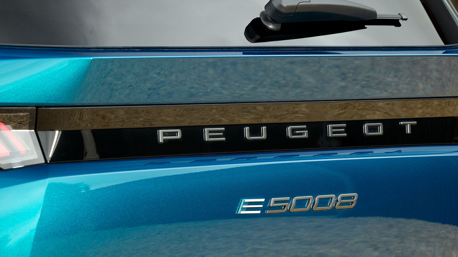 Peugeot e-5008 review