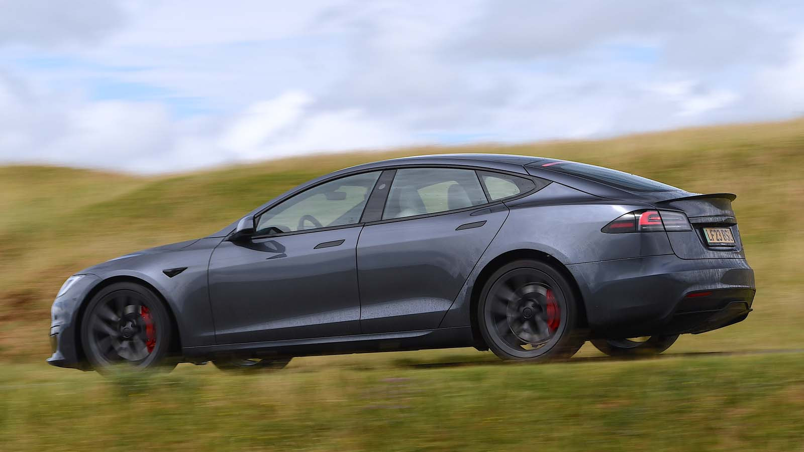 Tesla Model S Plaid - La voiture de série la plus rapide !