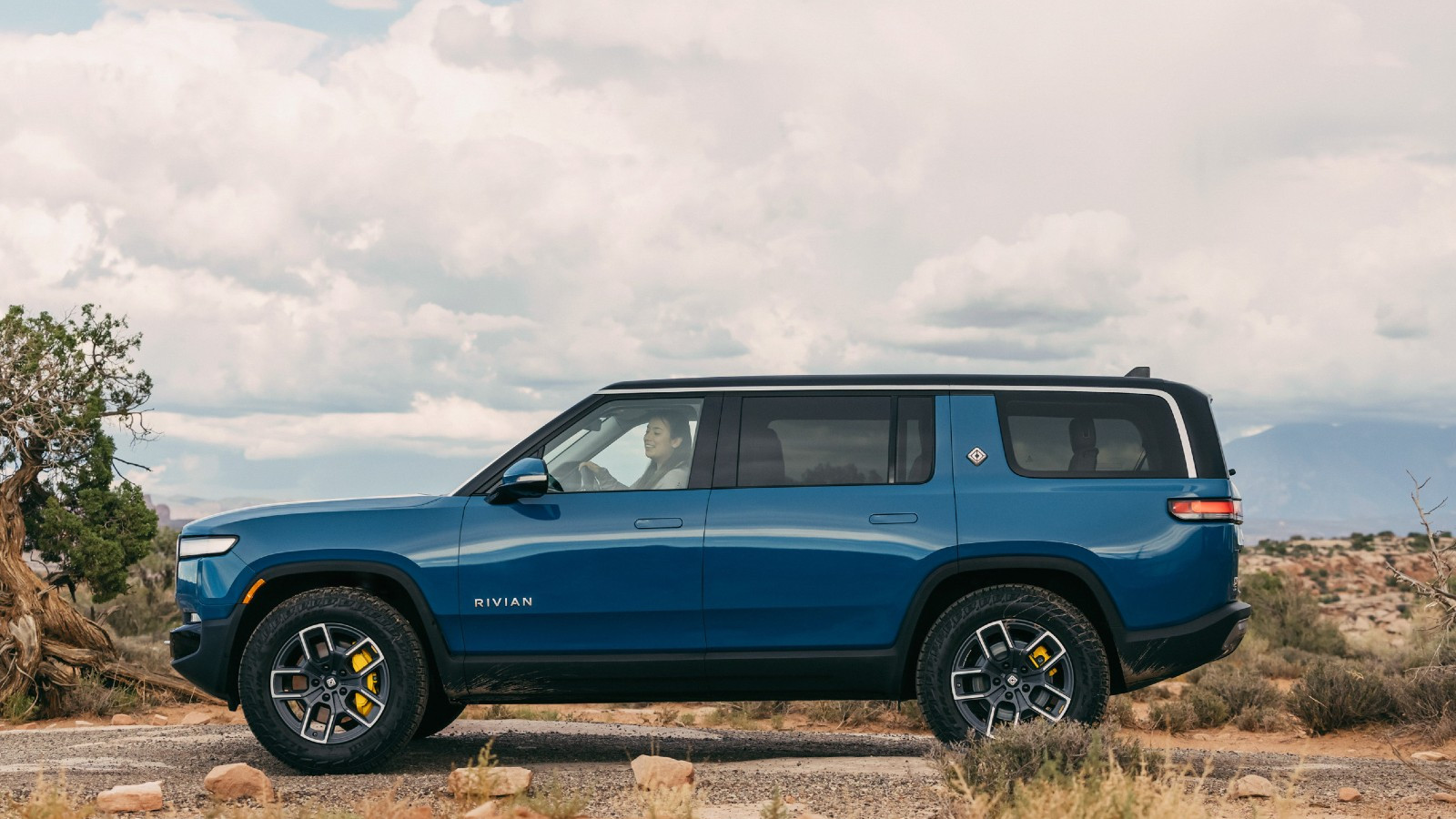 Rivian R1S