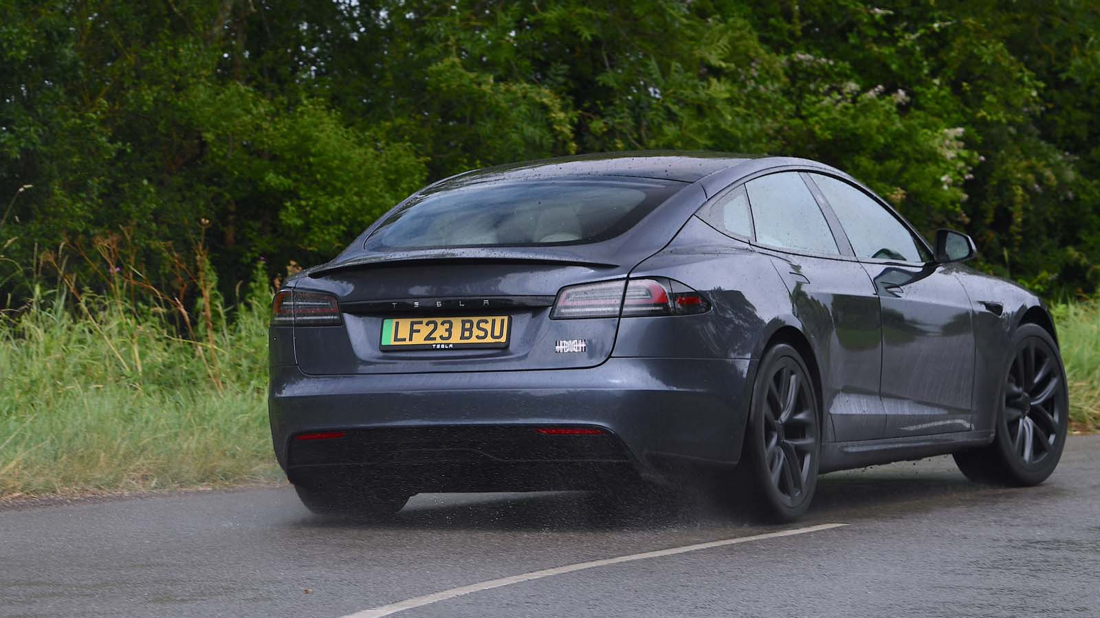Test: Ist das Tesla Model S Plaid ein echtes Hochleistungs-Elektrofahrzeug?