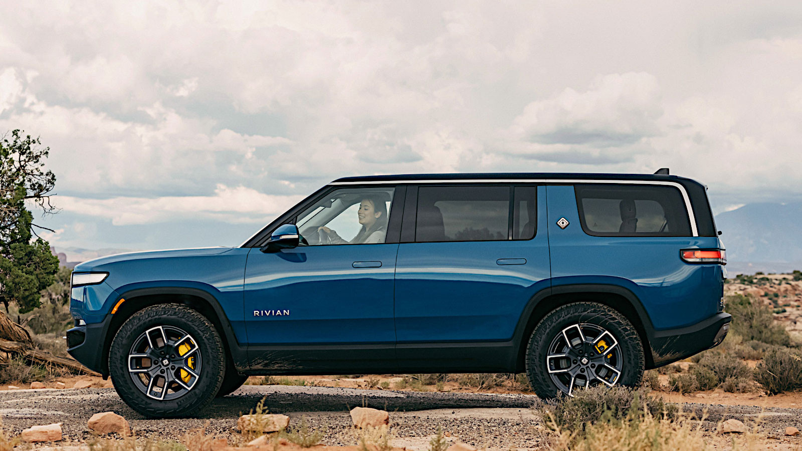 Rivian R1S