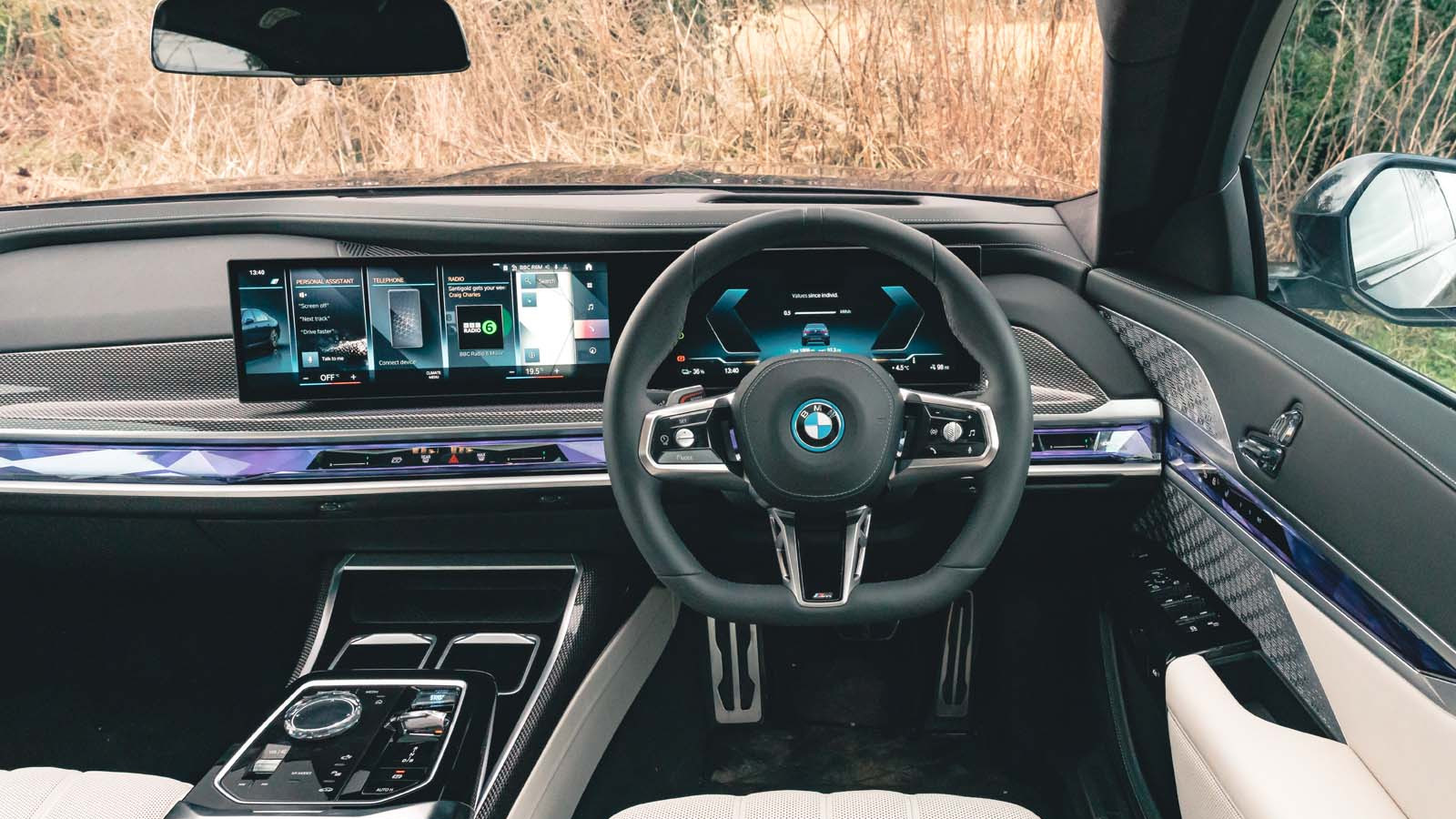 BMW i7