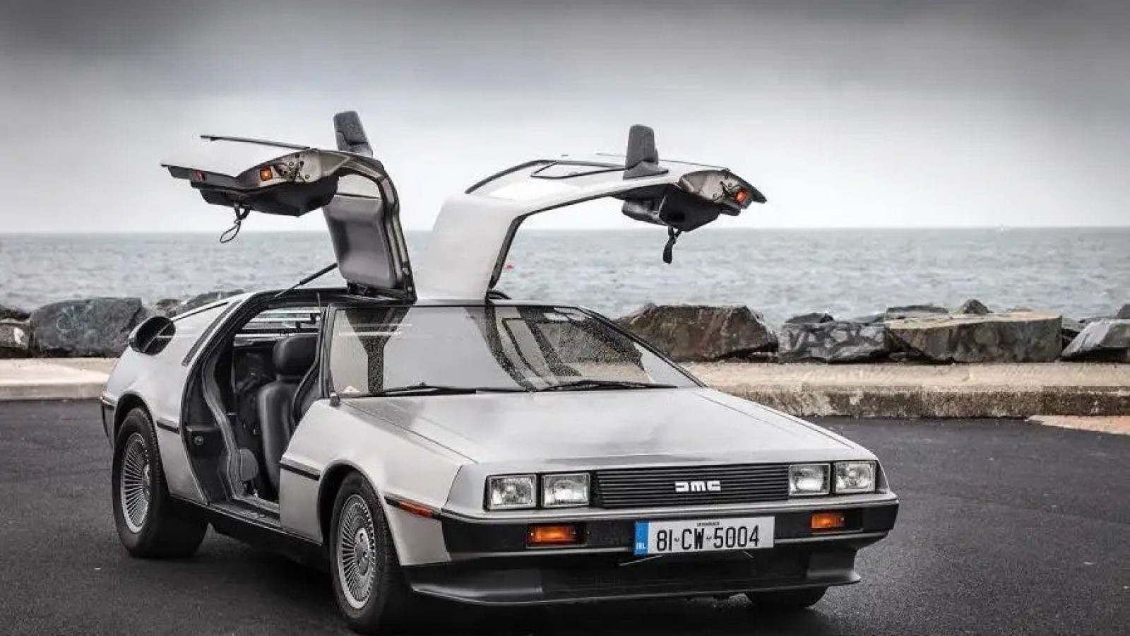 DeLorean DMC-12