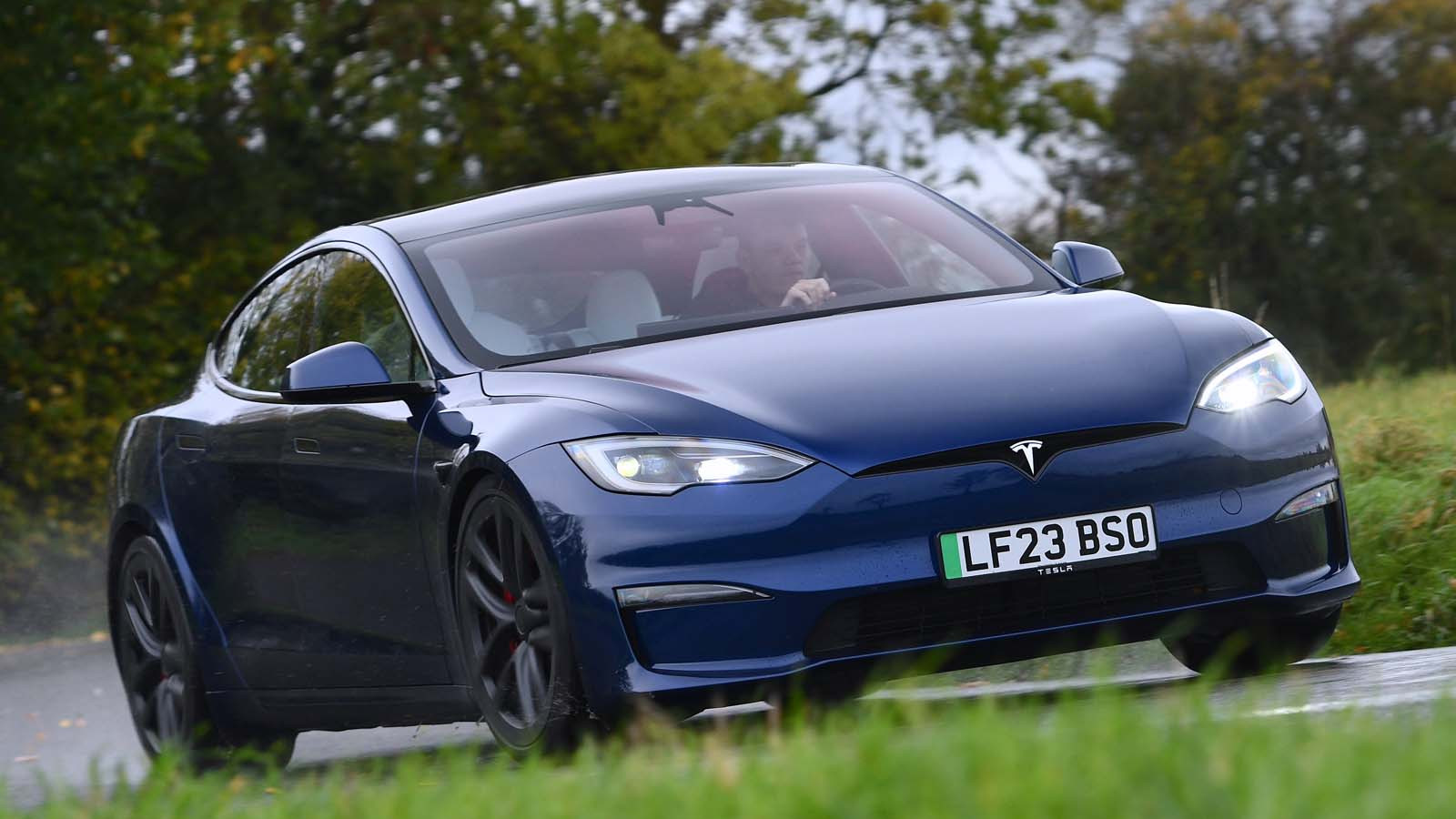 6. Tesla Model S – 634 km